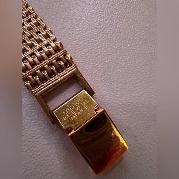 Vtg Seiko Ladies 12mm Watch Gold Tone Tank Gold Dial 6.75" - Picture 5 of 5